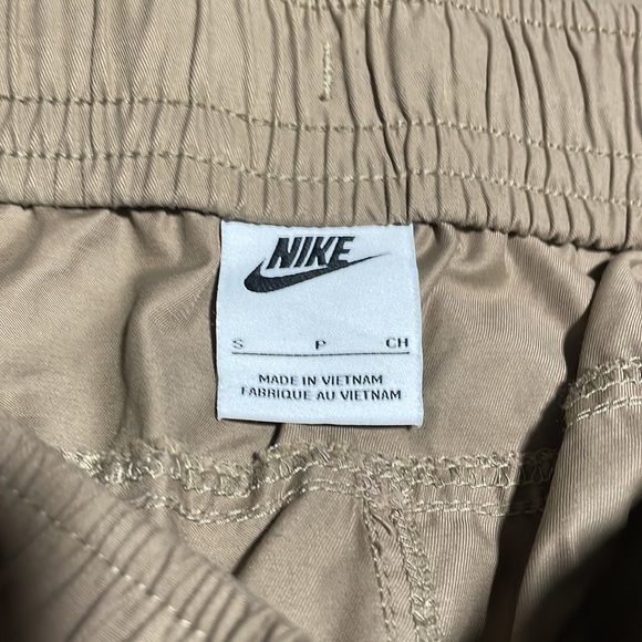 Men’s small Nike cargo pant - Picture 5 of 6